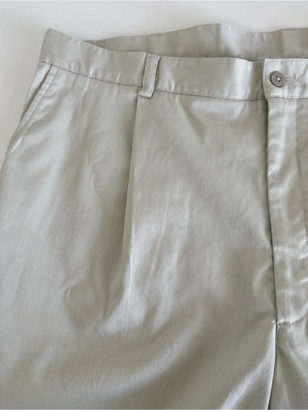 Nike Golf Pleated Flat Front Shorts Beige Khaki Chino Mens Size 42 Classic
